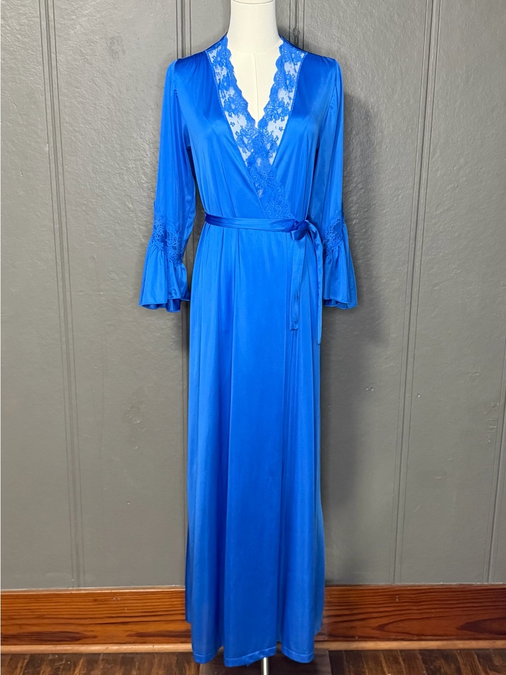 Vintage Henson Kickernick Blue Nylon Robe